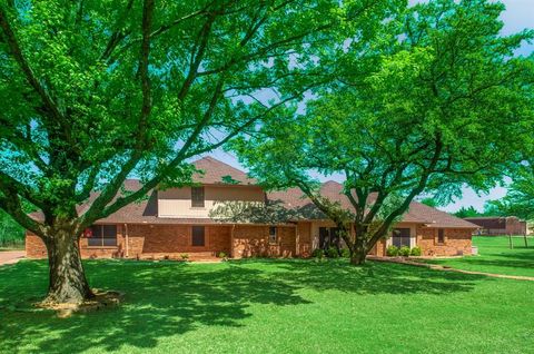 Photo of 13 Crestview Circle, Rockwall, TX 75087 (MLS # 21206937)