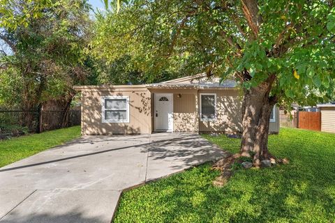 1240 Hodgson Street Fort Worth TX 76115