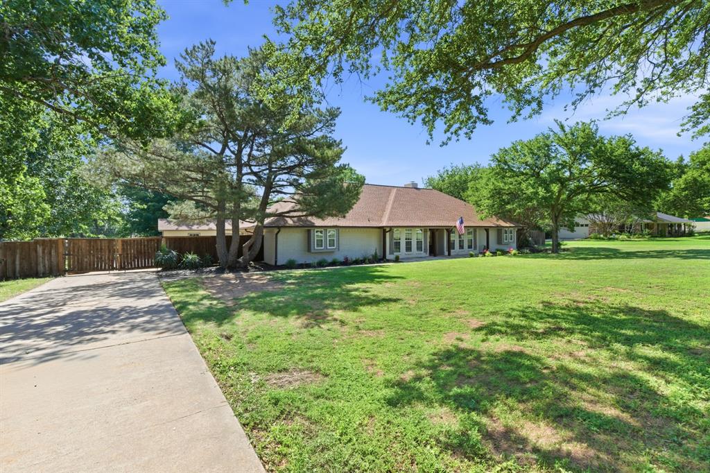 835 Cross Timbers Drive