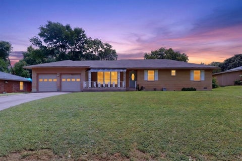 Photo of 504 Rickey Canyon Avenue, DeSoto, TX 75115 (MLS # 21307389)