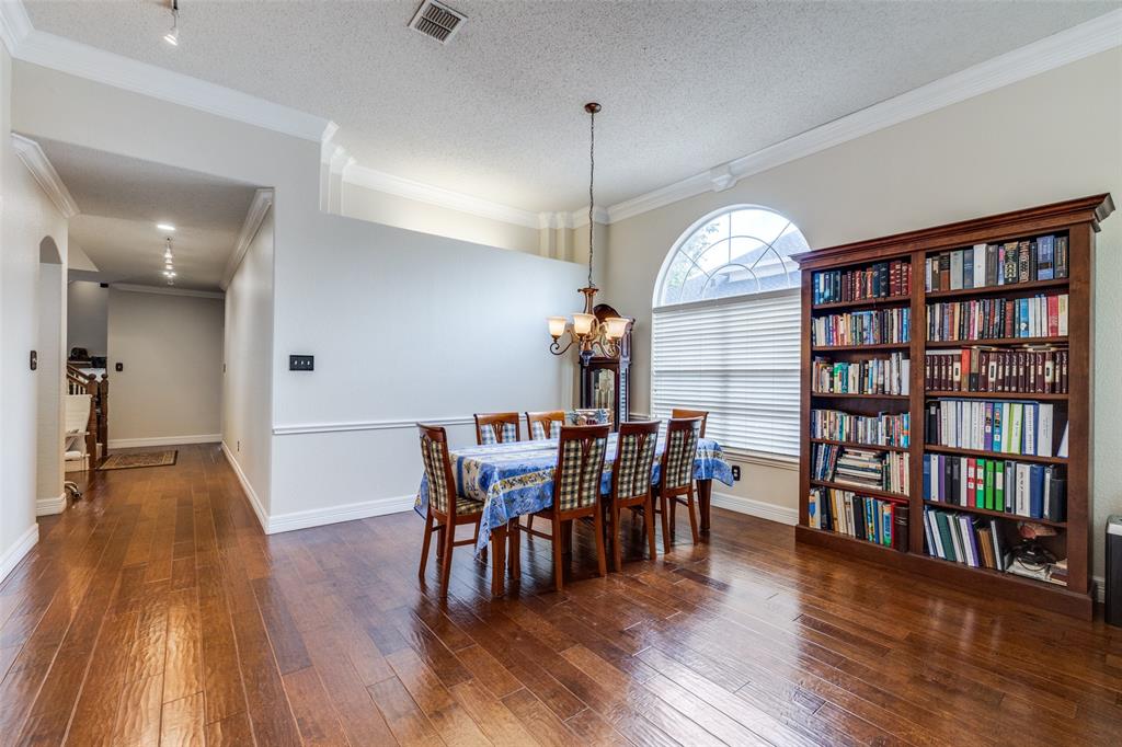 1109 Huntington Trail