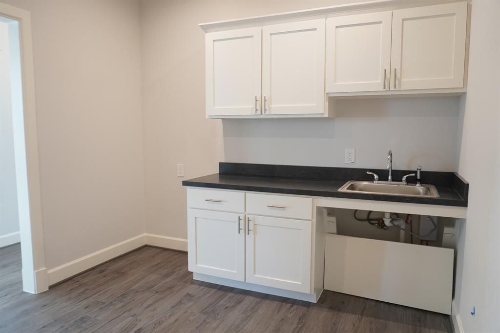 Preston Hickory Office Park - Commercial Lease