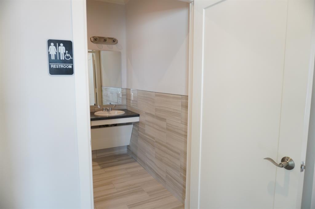 Preston Hickory Office Park - Commercial Lease