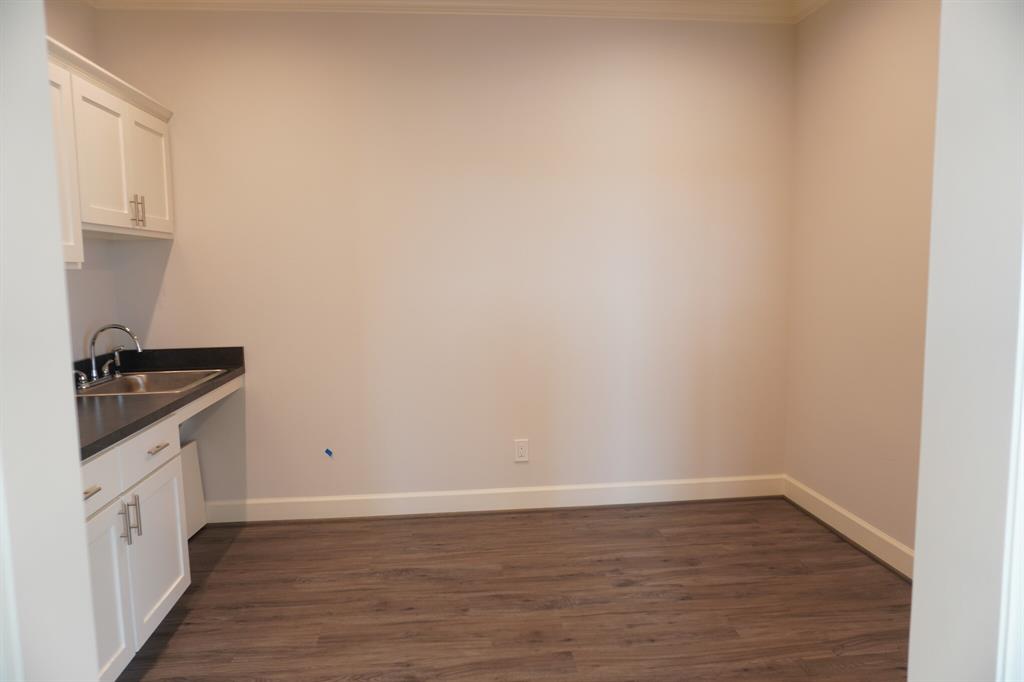 Preston Hickory Office Park - Commercial Lease