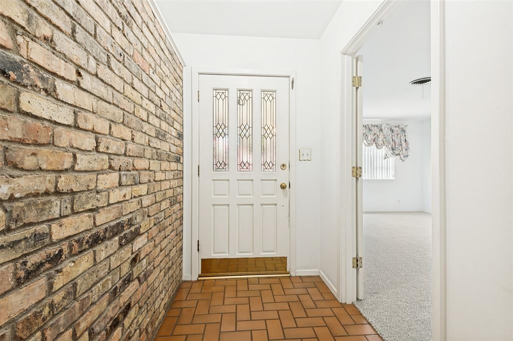 608 W Cheryl Avenue