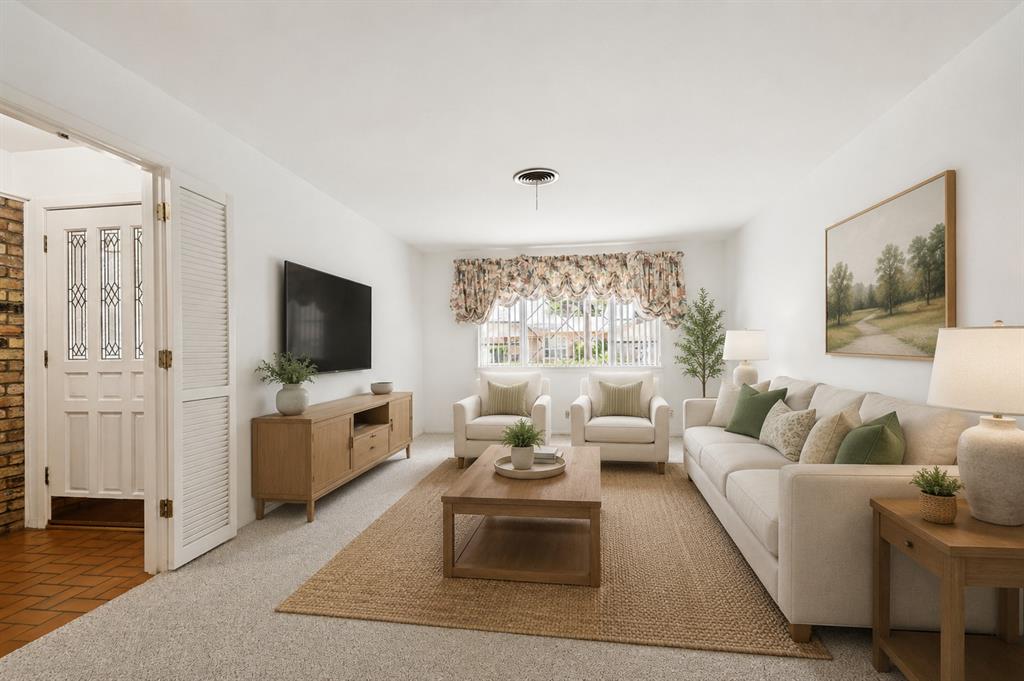 608 W Cheryl Avenue