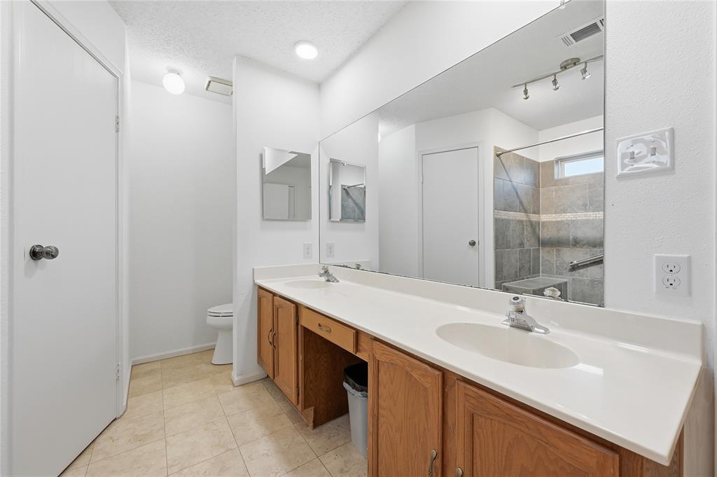 Lewisville, Texas 75067, United States, 3 Bedrooms Bedrooms, ,2 BathroomsBathrooms,Residential,Pending,251990