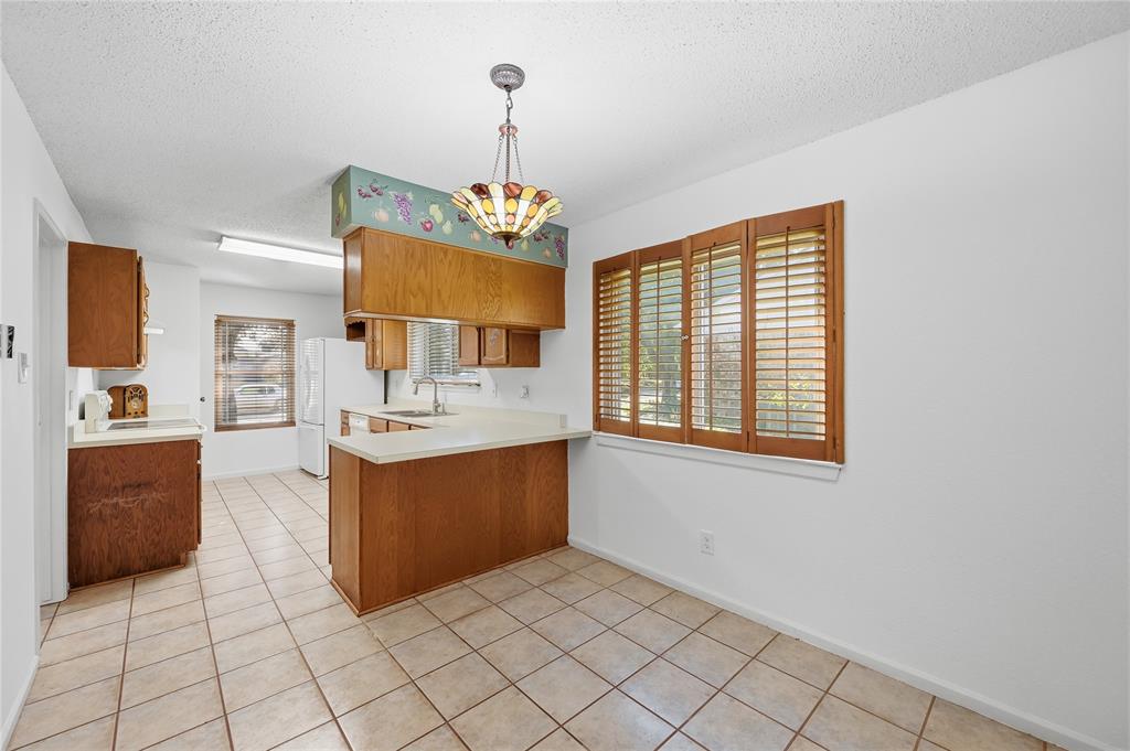 Lewisville, Texas 75067, United States, 3 Bedrooms Bedrooms, ,2 BathroomsBathrooms,Residential,Pending,251990