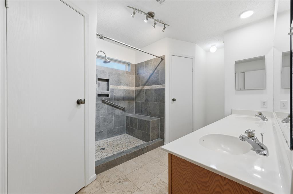 Lewisville, Texas 75067, United States, 3 Bedrooms Bedrooms, ,2 BathroomsBathrooms,Residential,Pending,251990