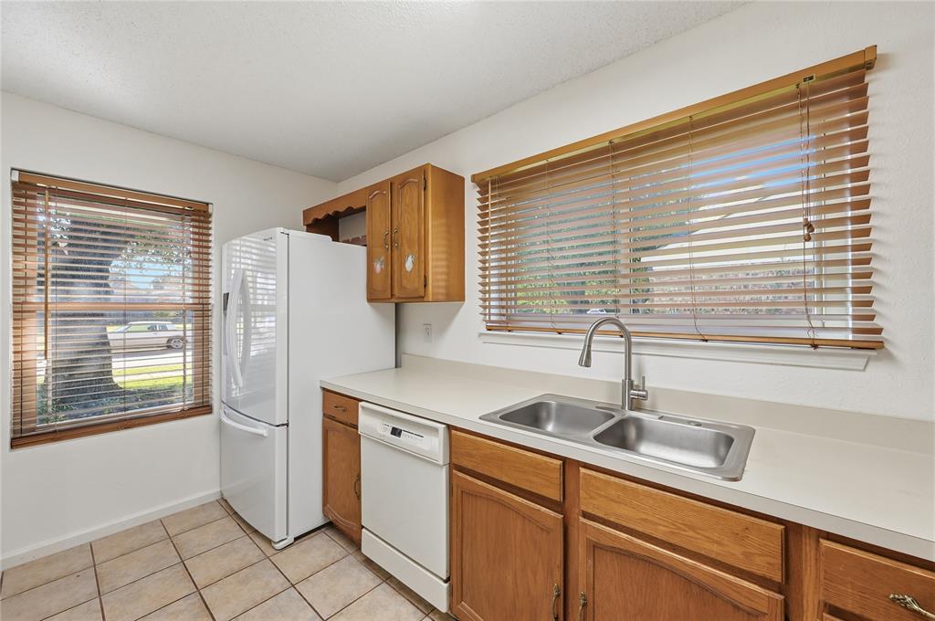 Lewisville, Texas 75067, United States, 3 Bedrooms Bedrooms, ,2 BathroomsBathrooms,Residential,Pending,251990