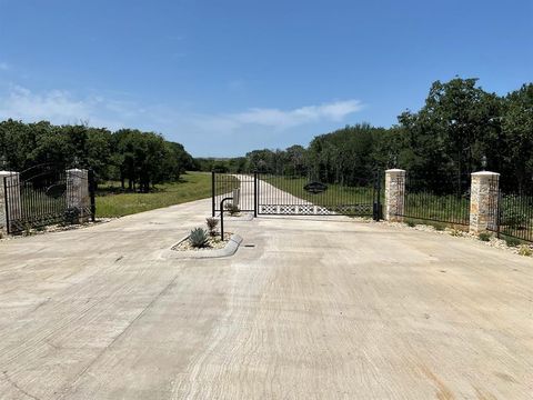 1657 Private Access 60200 Burleson TX 76028