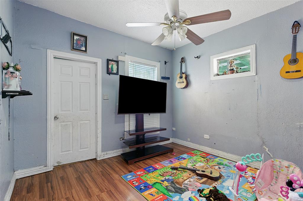 Labarba James - Residential