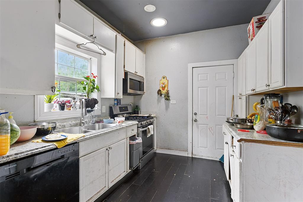 Labarba James - Residential