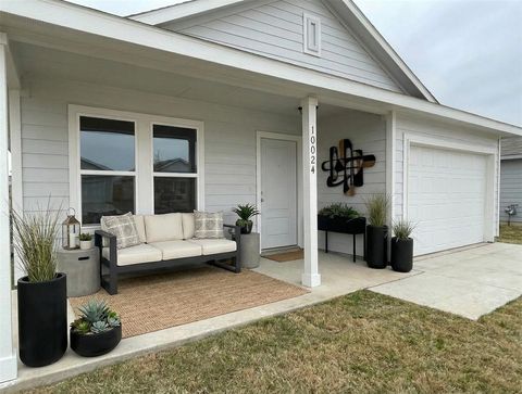 Photo of 10024 Southwest Drive, Fort Worth, TX 76134 (MLS # 21184232)