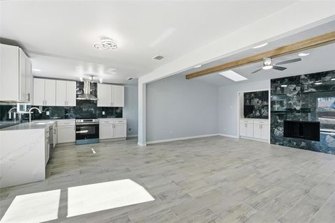 1813 Crockett Street Garland TX 75042