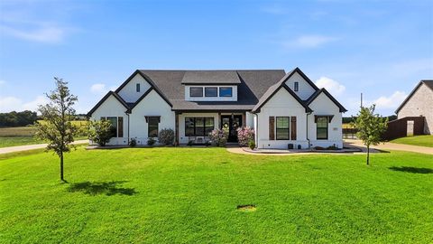 Photo of 870 Dove Meadow Trail, Waxahachie, TX 75167 (MLS # 21314738)