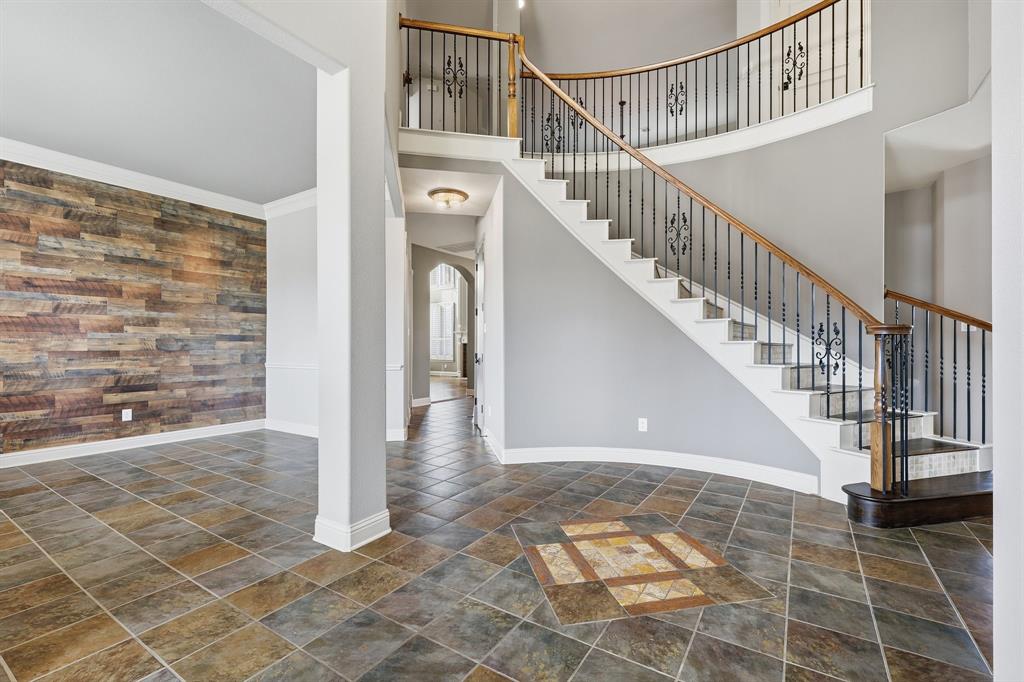 2201 Mockingbird Lane