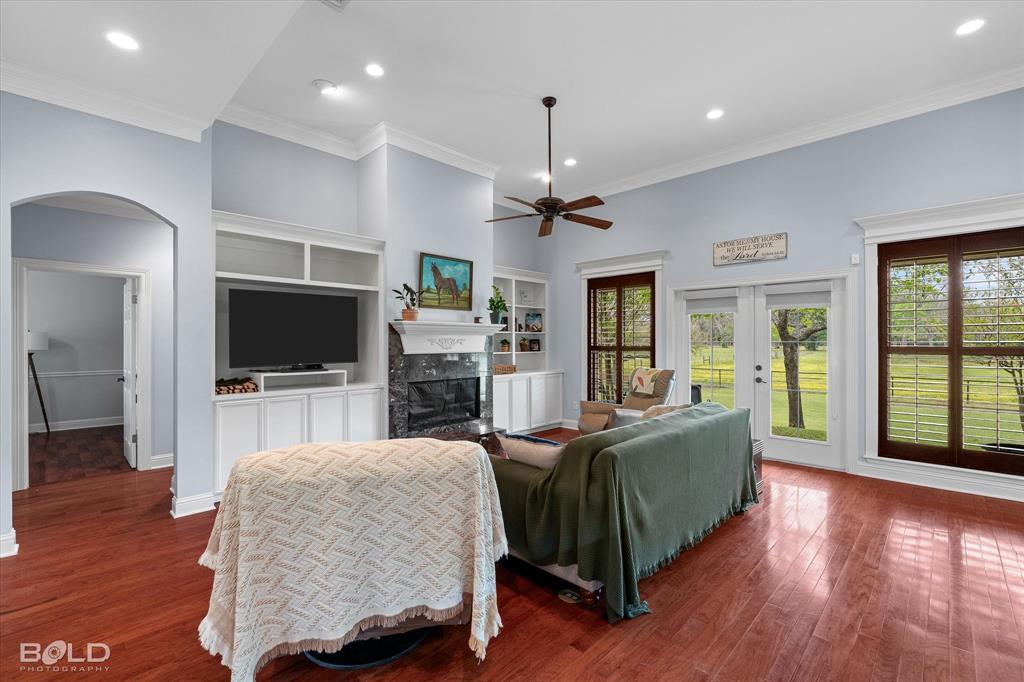 swan lake - Residential