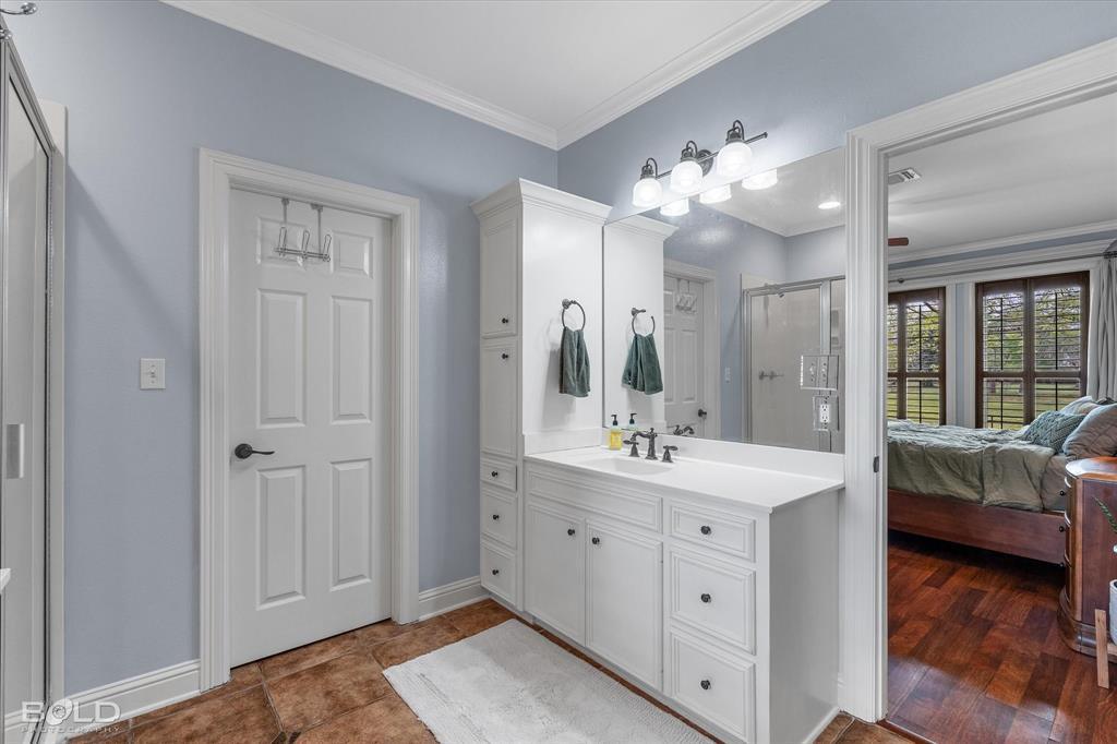 swan lake - Residential