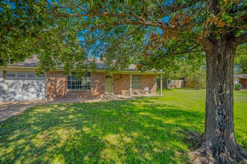 Tiny photo for 1703 Lamar Street, Mineral Wells, TX 76067 (MLS # 21418603)