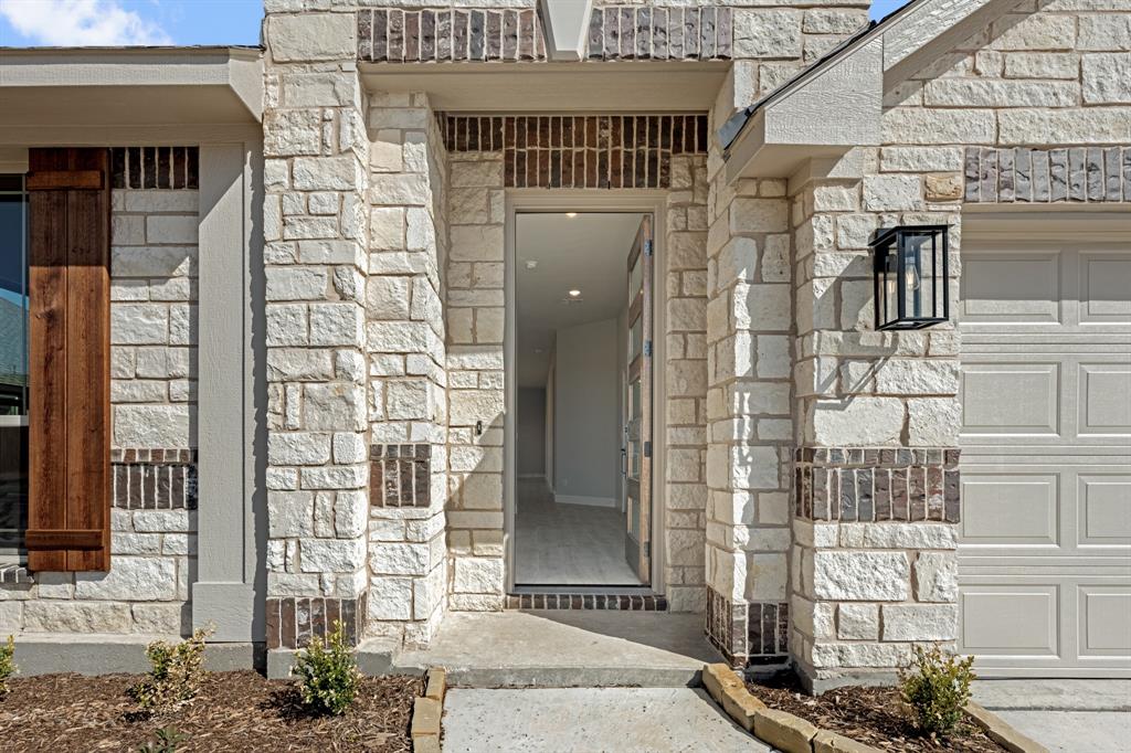 208 Shady Bank Way
