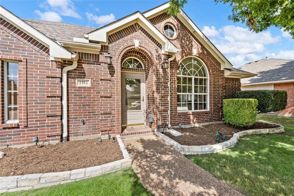 2212 Pinto Lane