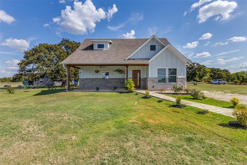 Photo of 357 Private Road 7782, Wills Point, TX 75169 (MLS # 21391935)