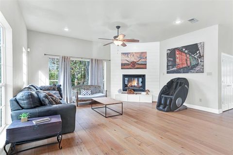 Tiny photo for 152 Valley View Court, Willow Park, TX 76087 (MLS # 21104729)