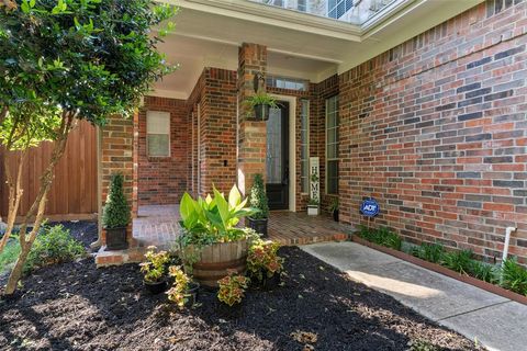 Photo of 4405 Meadowcove Drive, Rowlett, TX 75088 (MLS # 21222750)