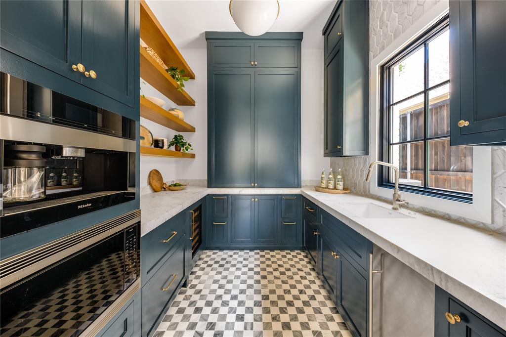 Bob-O-Links Downs - Residential