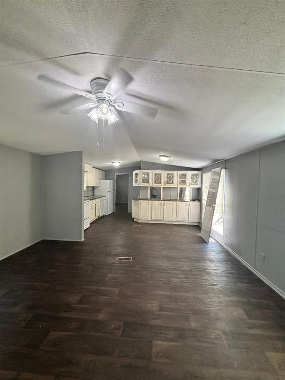 964 Royal Circle 946