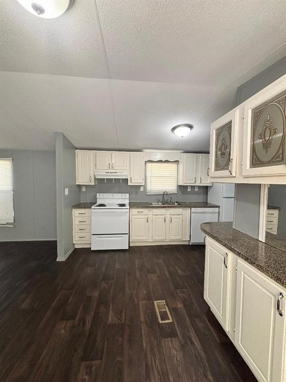 964 Royal Circle 946