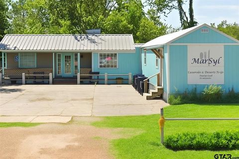 513 W BROAD Mineola TX 75773