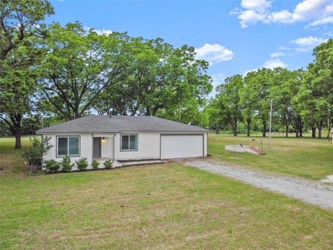 Photo of 341 Reast Road, Whitesboro, TX 76273 (MLS # 21263771)