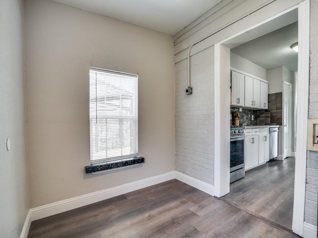 El Tivoli Place - Residential