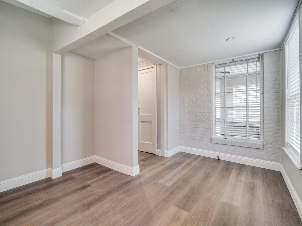 El Tivoli Place - Residential