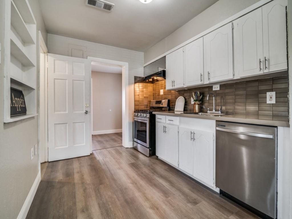 El Tivoli Place - Residential