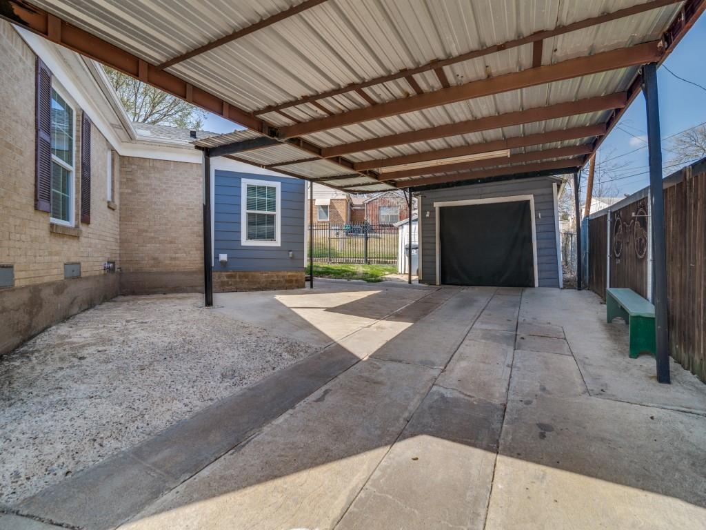 El Tivoli Place - Residential