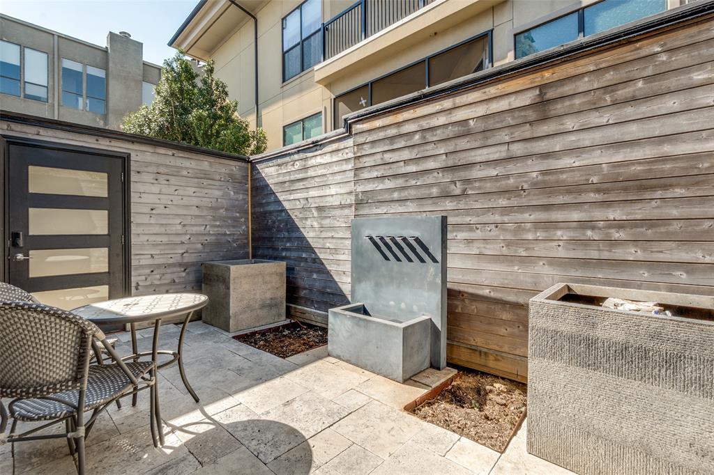 Avondale Oaks Condos - Residential