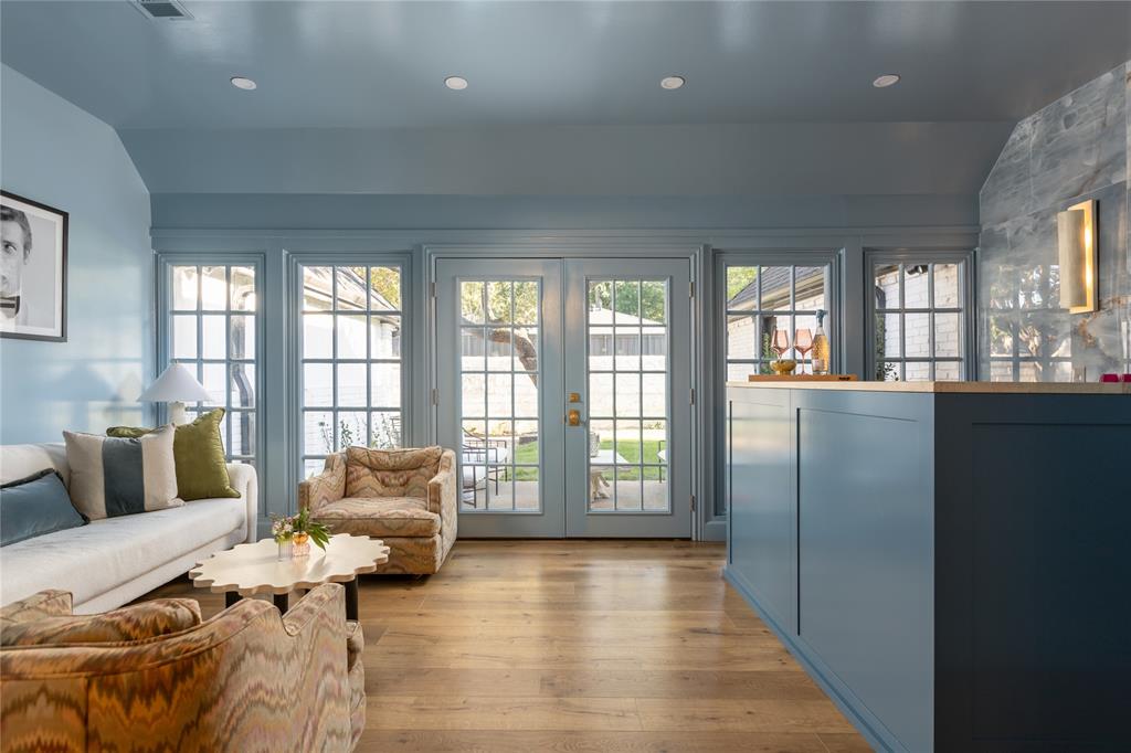 Surrey Square - Residential