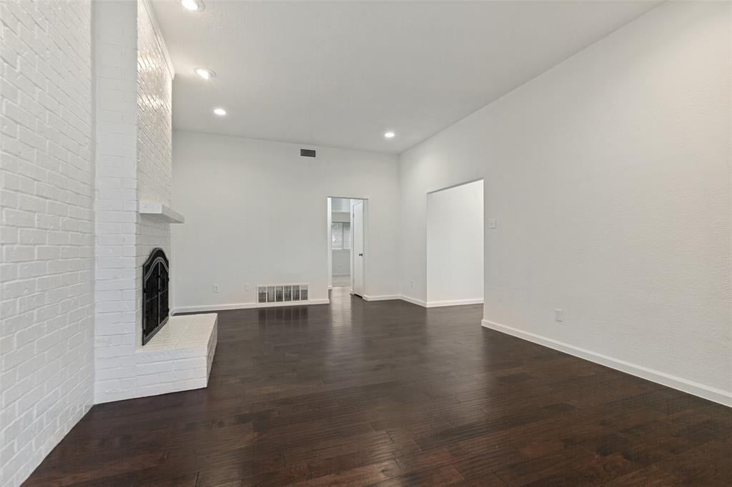 2013 Pleasant Valley Drive