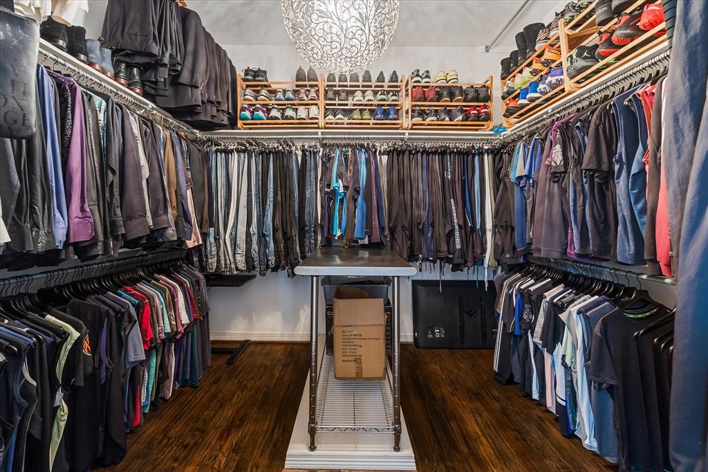 Las Lomas - Residential