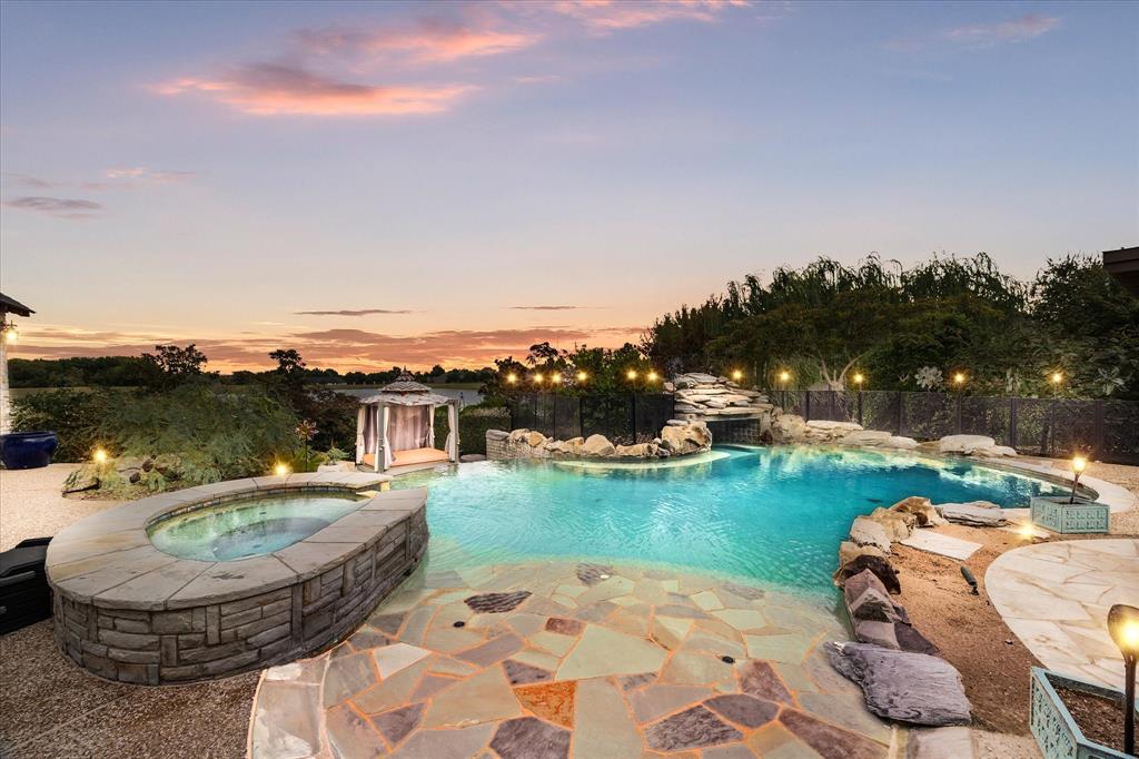 Las Lomas - Residential