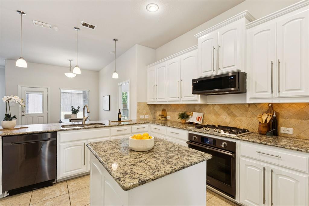 10325 Roatan Trail