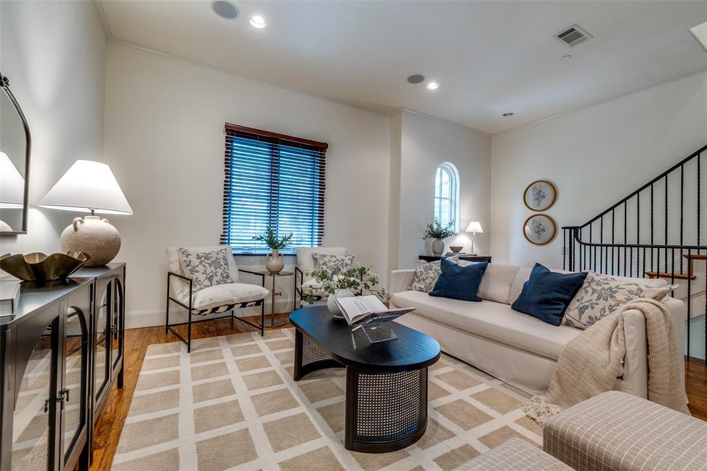4406 Bowser Avenue 4