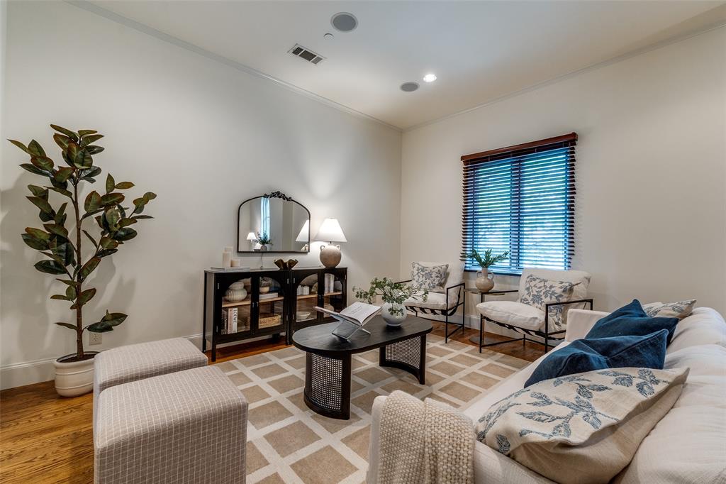 4406 Bowser Avenue 4