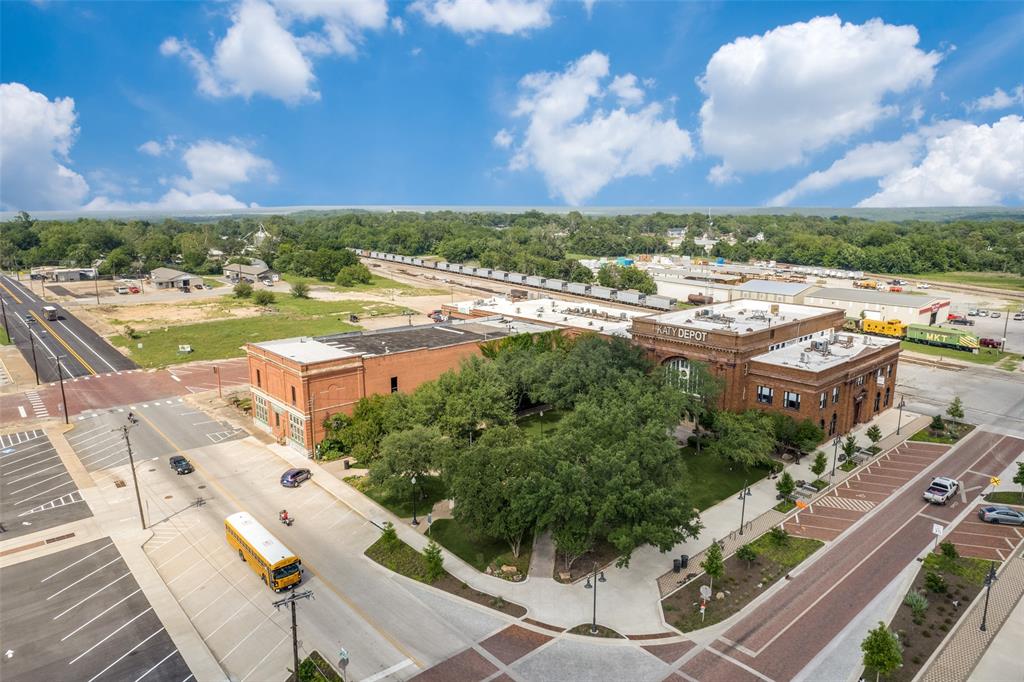 opt Denison - Commercial Sale