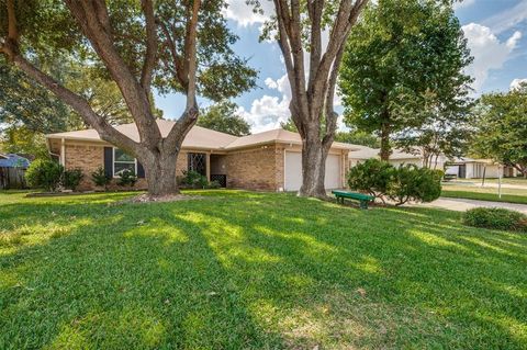 321 Kirby Creek Drive Grand Prairie TX 75052
