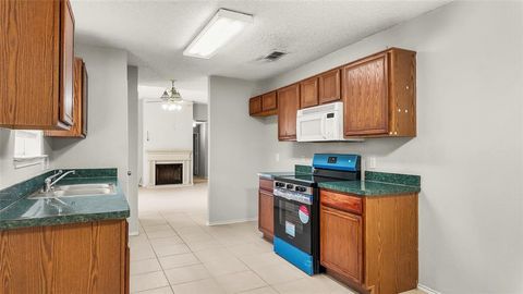 10513 Shadywood Drive Fort Worth TX 76140