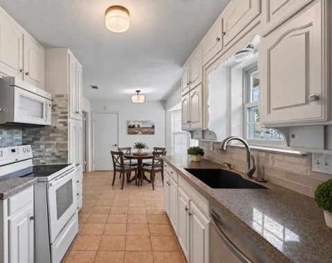 Tiny photo for 520 Circleview Drive N, Hurst, TX 76054 (MLS # 21390234)